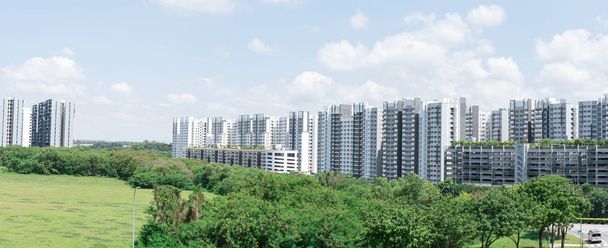 Panorama tiro de condomínios residenciais HDB em Cingapura
 - Foto, Imagem