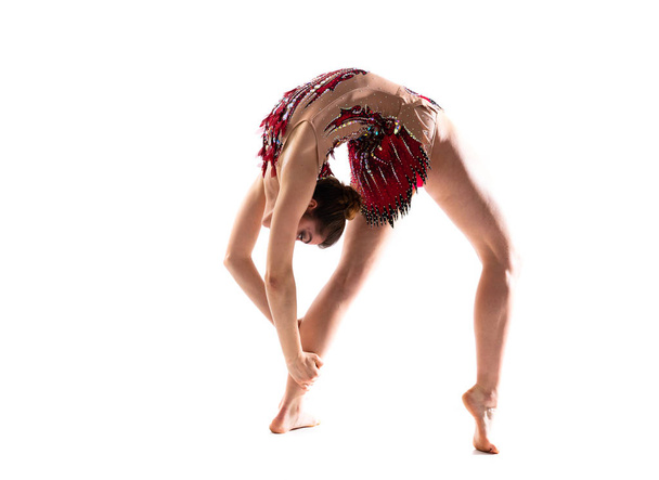 Kız ritmik jimnastik yapıyor - Fotoğraf, Görsel
