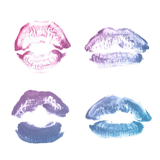 Vrouwelijke lippen lipstick kiss print set voor Valentijn dag geïsoleerd op wit. Violet blauwe kleur - Foto, afbeelding