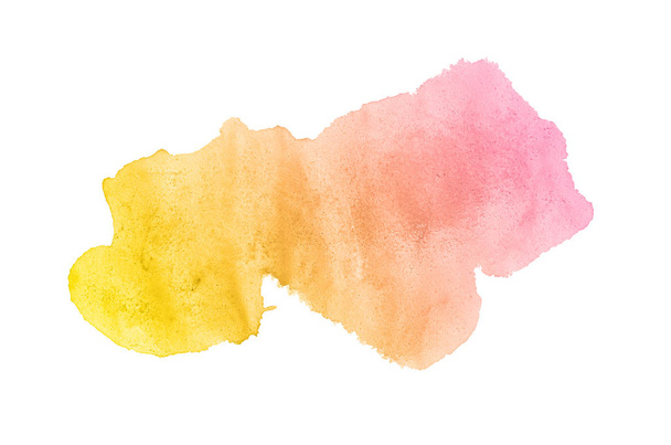 Beyaz üzerine izole edilmiş, sıvı bir kova boyası ile soyut suluboya arka plan görüntüsü. Pembe ve sarı tonları - Fotoğraf, Görsel