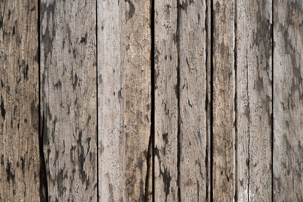 Textura de madera vieja en jardín
 - Foto, imagen