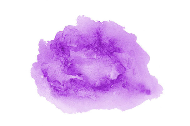 abstraktes Aquarell-Hintergrundbild mit einem flüssigen Spritzer Aquarellfarbe, isoliert auf Weiß. violette Töne - Foto, Bild