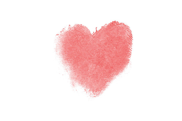 Folyékony rúzs szív alakú Maszatoló elszigetelt fehér háttér. Vörös szín - Fotó, kép