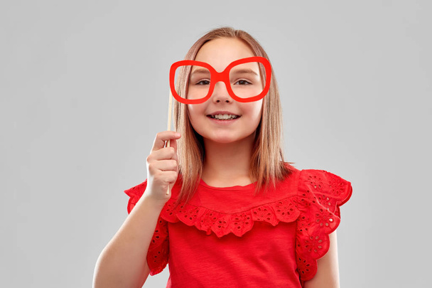 beautiful smiling girl with big paper glasses - Fotoğraf, Görsel