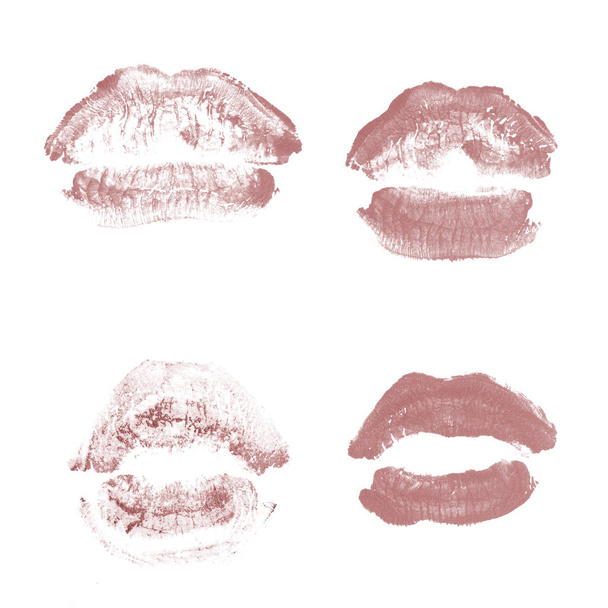 weibliche Lippen Lippenstift-Kuss-Print-Set für den Valentinstag isoliert auf weiß. dunkelrote Farbe - Foto, Bild