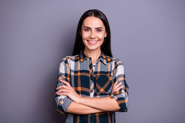 Portrait of her she nice-looking fascinating adorable attractive pretty winsome cheerful cheery straight-haired lady wearing checked plaid crossed hands isolated over gray pastel background - Zdjęcie, obraz