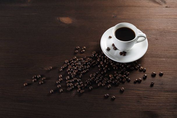 Xícara de café, grãos de café
 - Foto, Imagem