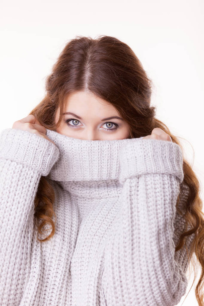 Woman feeling comfortable wearing soft sweater - Foto, afbeelding