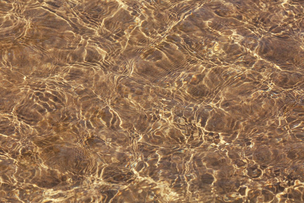 Agua, fondo arenoso
 - Foto, imagen