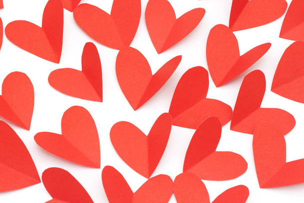 Valentýnská koncepce, červený papír v srdci jako pozadí - Fotografie, Obrázek