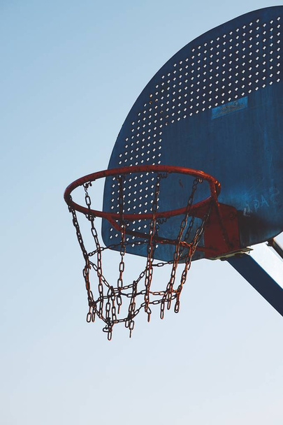 basketball hoop sport in the court in the street - Foto, afbeelding