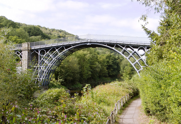 Железный мост через реку Северн
 - Фото, изображение