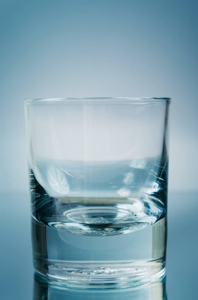 Abstract drink glass closeup - Foto, Imagen