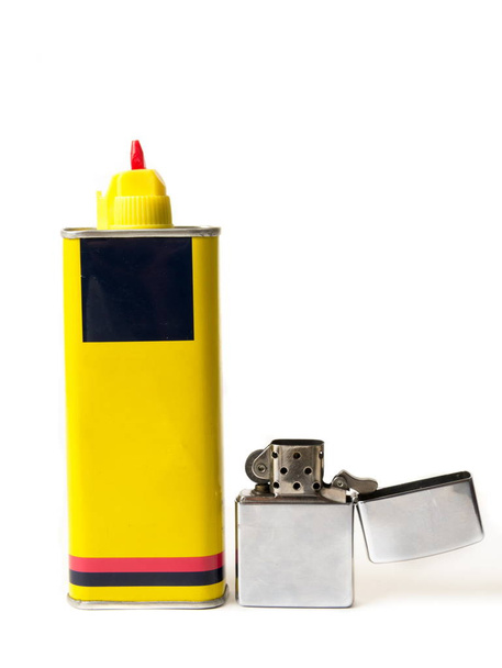 Старий запальничка з заправкою палива
 - Фото, зображення