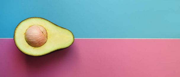 крупним планом авокадо нарізане навпіл для фону
 - Фото, зображення