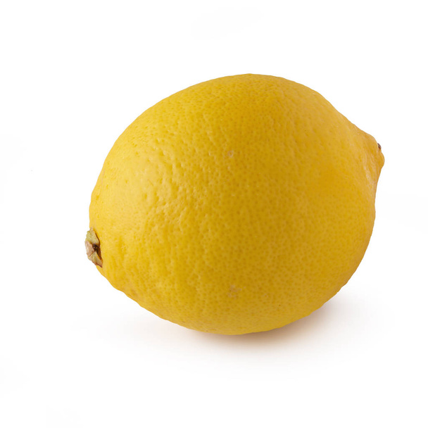 Olgun sarı limon meyve beyaz arka plan üzerinde izole - Fotoğraf, Görsel