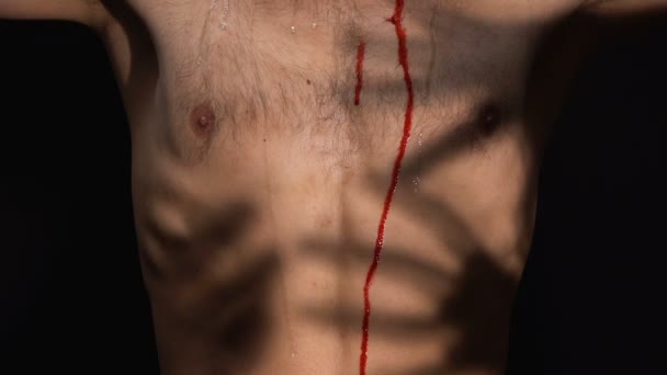 Straszenia cieni na ciele krwawienia, niewolnictwo tortury, przerażające koszmary - Materiał filmowy, wideo