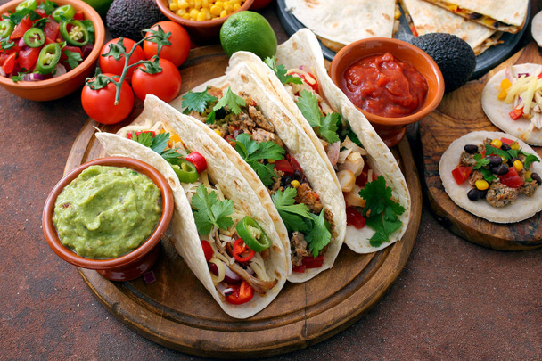 Assorted Mexican Food background - Foto, afbeelding