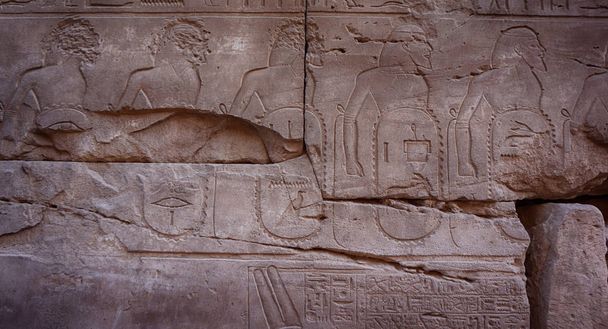struttura di geroglifico dall'Egitto karnak
 - Foto, immagini