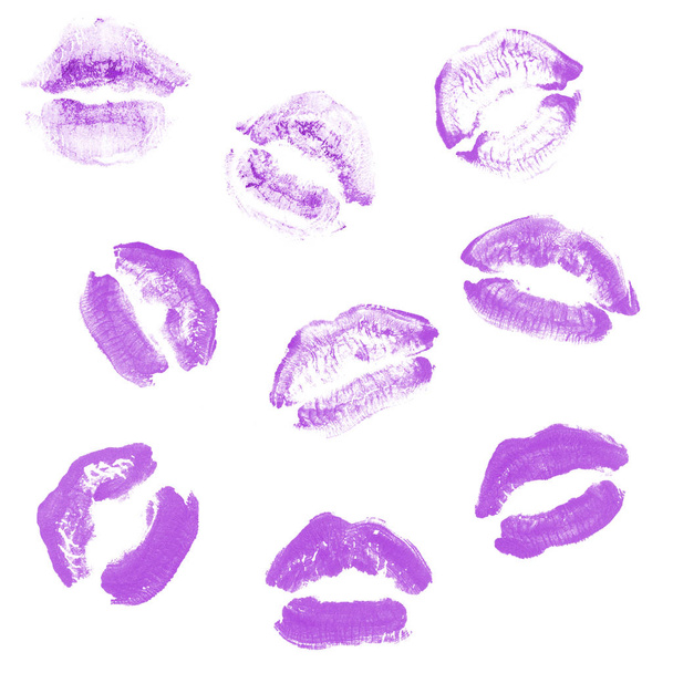 Kadın dudakları ruj öpücük baskı sevgililer günü için beyaz izole ayarlayın. Mor renk - Fotoğraf, Görsel