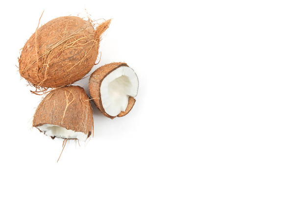 Свіжий кокос на білому тлі
 - Фото, зображення