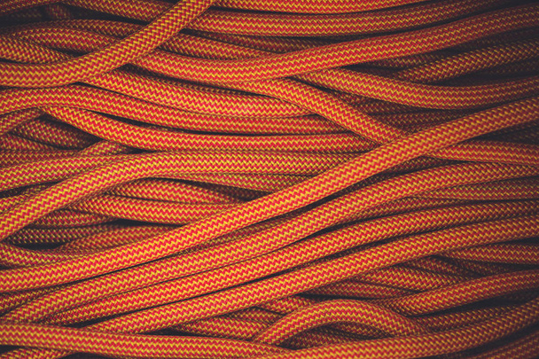 cuerda de escalada naranja
 - Foto, Imagen