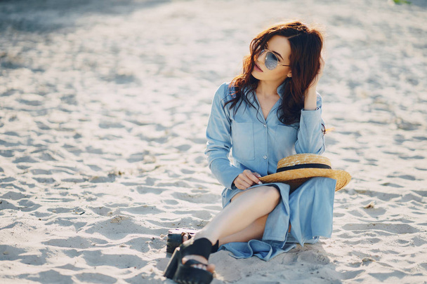 girl on the beach - Фото, изображение