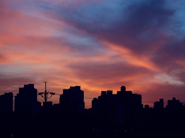 Διαμέρισμα στο κέντρο της Κορέας το ηλιοβασίλεμα του Τσεονγκού  - Φωτογραφία, εικόνα