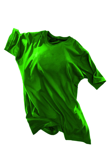 Chemise verte flottante Vent Eau isolé fond blanc - Image
 - Photo, image