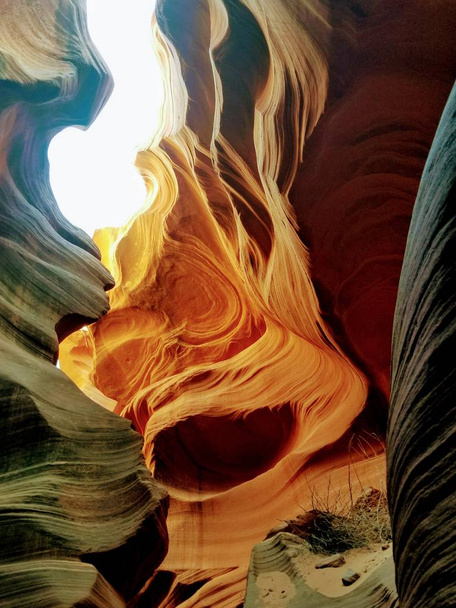 Explorando el hermoso Antelope Canyon en Arizona, EE.UU.
 - Foto, Imagen