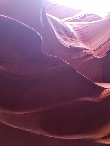 Εξερευνώντας το όμορφο φαράγγι της αντιλόπης στην Αριζόνα USA - Φωτογραφία, εικόνα