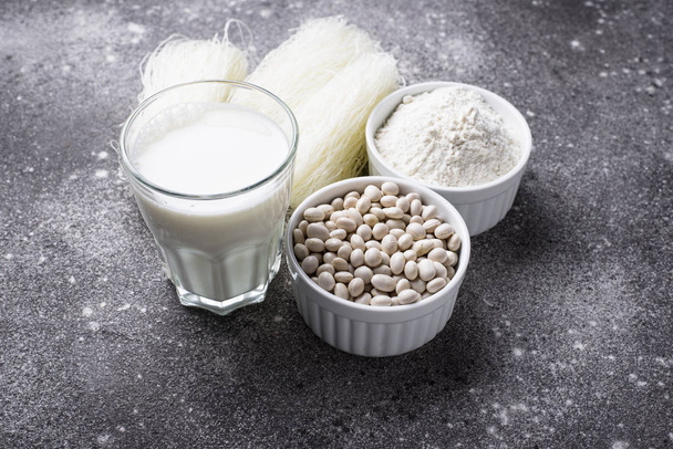 Gluten free soybean flour, noodle and non-dairy milk - Fotografie, Obrázek