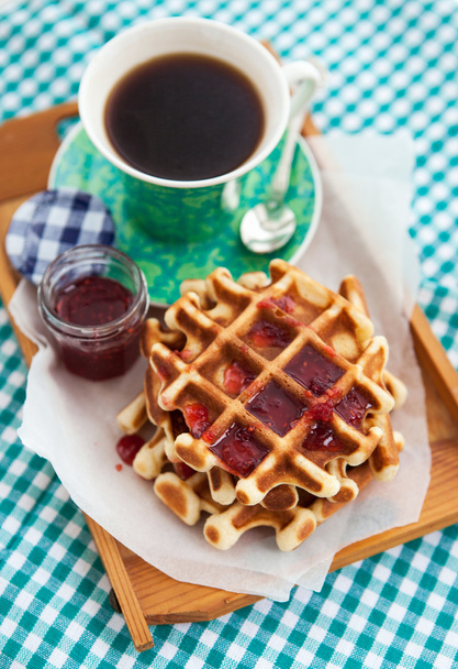 reçel ve kahve ile Belçika waffle Kahvaltı - Fotoğraf, Görsel