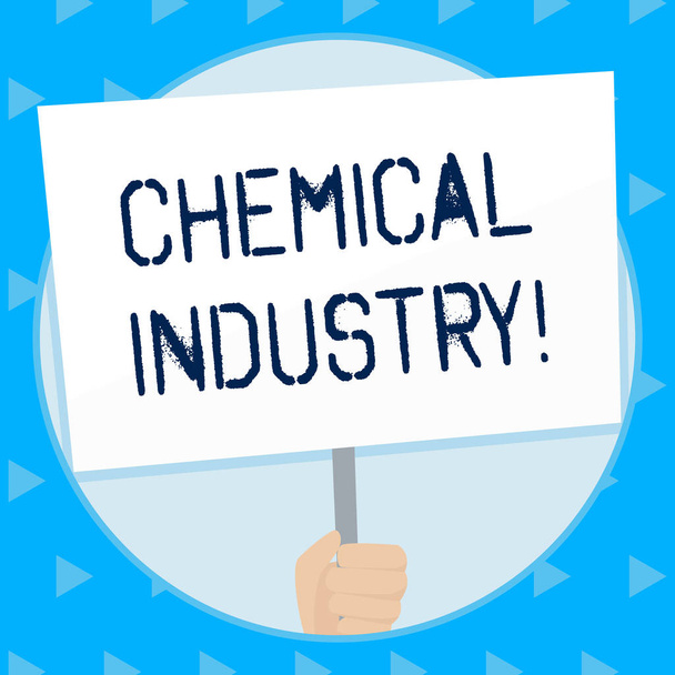 Kelime yazma Kimya Endüstrisi. İş konsepti endüstriyel kimyasallar üreten şirketlerden oluşur. El Tutma Boş Beyaz Plaket Sosyal farkındalık tutuşu tarafından desteklenmektedir.. - Fotoğraf, Görsel