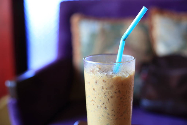 Bebida fría de café helado en la cafetería
 - Foto, Imagen