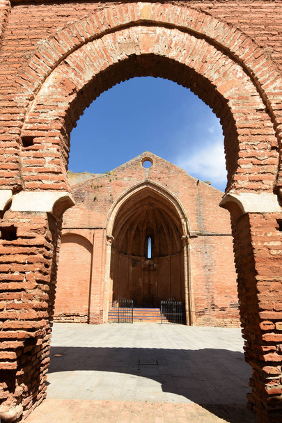 Ruins of the Church of Saint Martin, (13th century)  Niebla, Hue - Фото, изображение