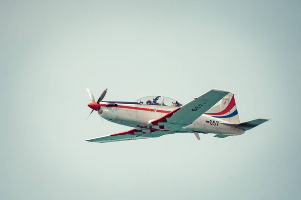 ZADAR, CROÁCIA - 26 de abril de 2019: The Wings of Storm aerobatic dis
 - Foto, Imagem