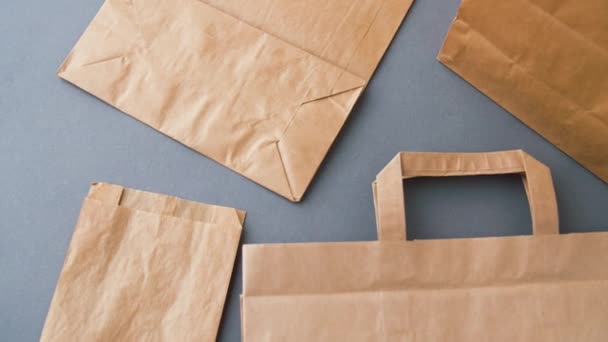 sacs jetables en papier
 - Séquence, vidéo