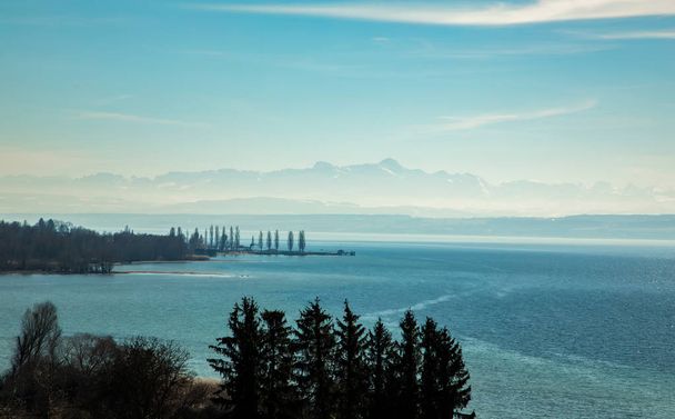 Göl ve dağ ile manzara - Fotoğraf, Görsel