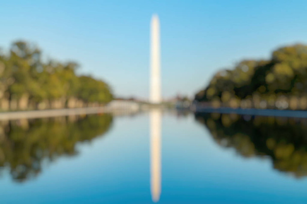 Washington Monument Washington Dc, Abd'nin odak dışında. Yansıtma havuzundan görüldü. - Fotoğraf, Görsel