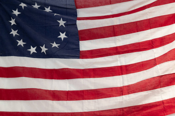 Vintage piros, fehér, és kék amerikai zászló kerek csillagok a Memorial Day vagy veterán háttérben - Fotó, kép