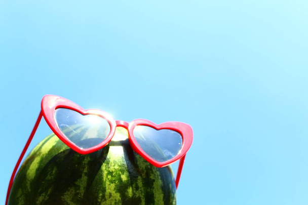 dinnye, piros napszemüveg - Fotó, kép