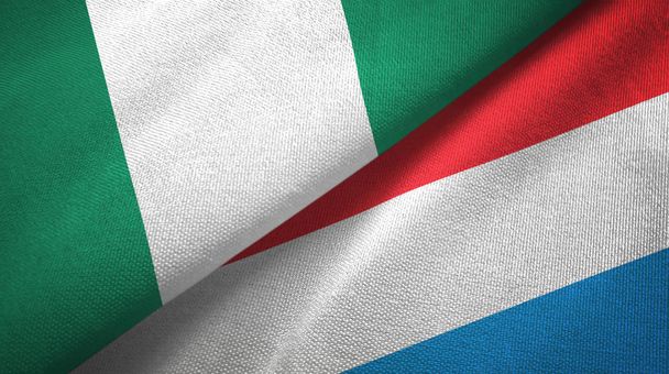 Nigeria y Luxemburgo dos banderas tela textil, textura de la tela
 - Foto, Imagen