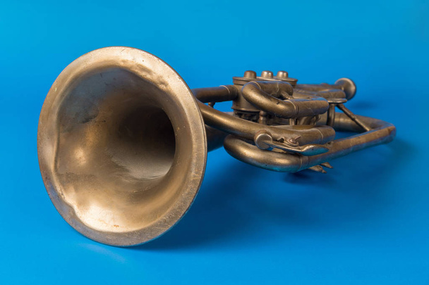 eski altın trompet - Fotoğraf, Görsel