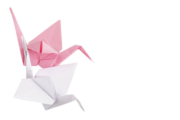 Dwa żurawie origami-białe i różowe - Zdjęcie, obraz