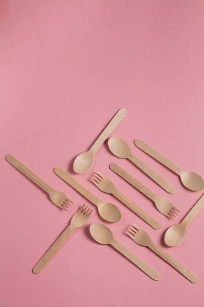 the battle among spoons and forks - Φωτογραφία, εικόνα