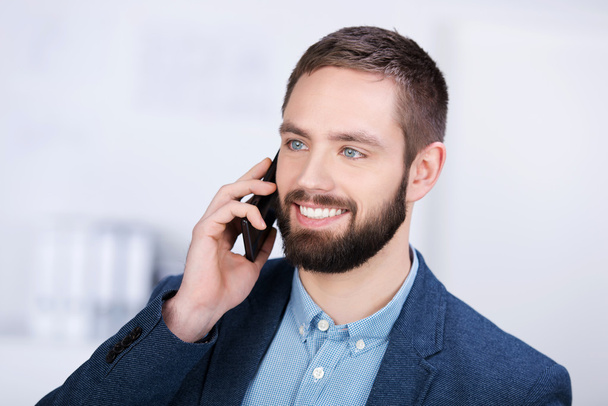 Happy Businessman Using Cell Phone - Foto, Imagen