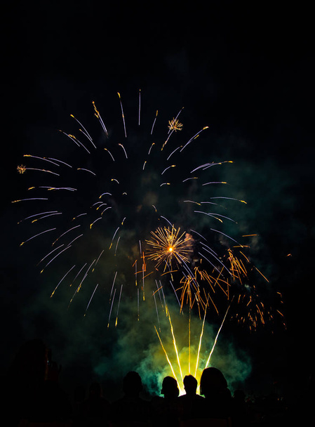 Spektakularne fajerwerki na wyświetlaczu - Zdjęcie, obraz