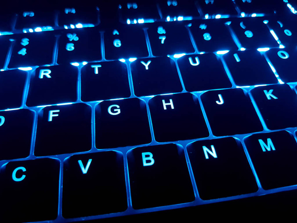 Blue backlit low profile keyboard - Foto, Bild