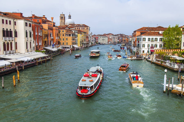 Venice, Italy, on April 25, 2019. View of Canal Grande.  - Foto, Imagen